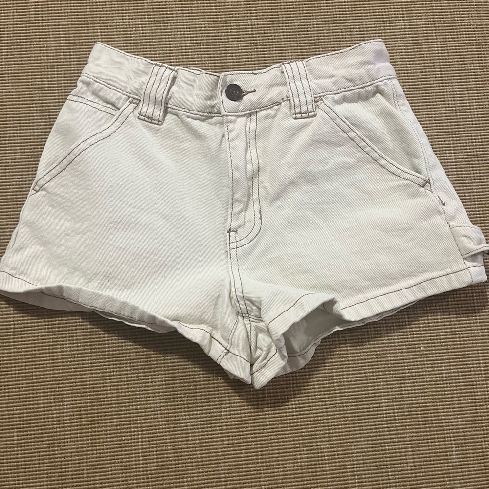 Cream color jeans, high rise, short